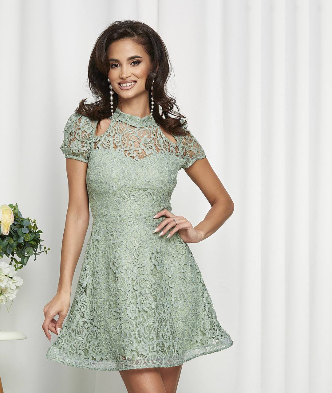 SHORT LACE DRESS